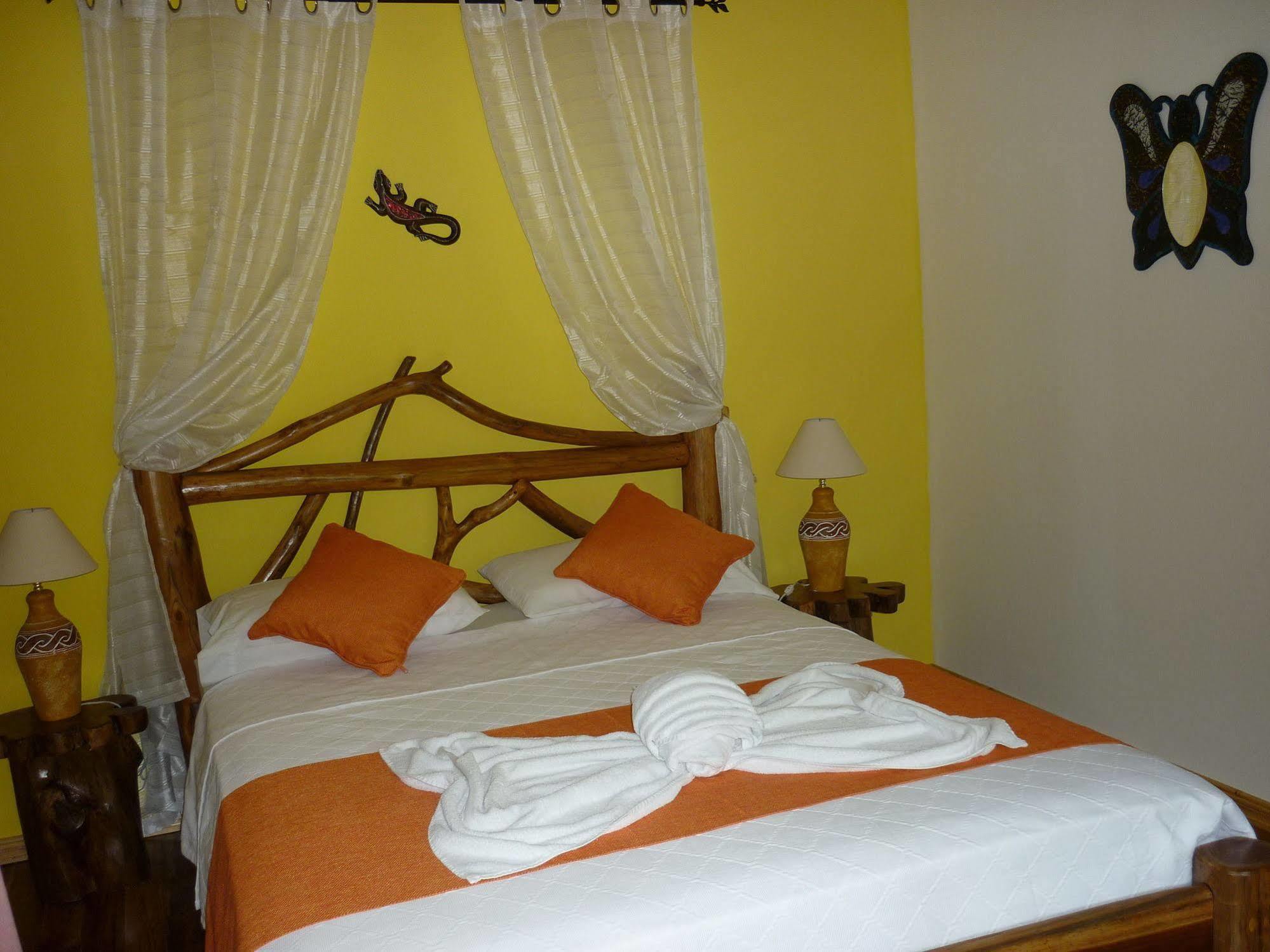 Hotel El Pequeno Gecko Verde Samara Bagian luar foto